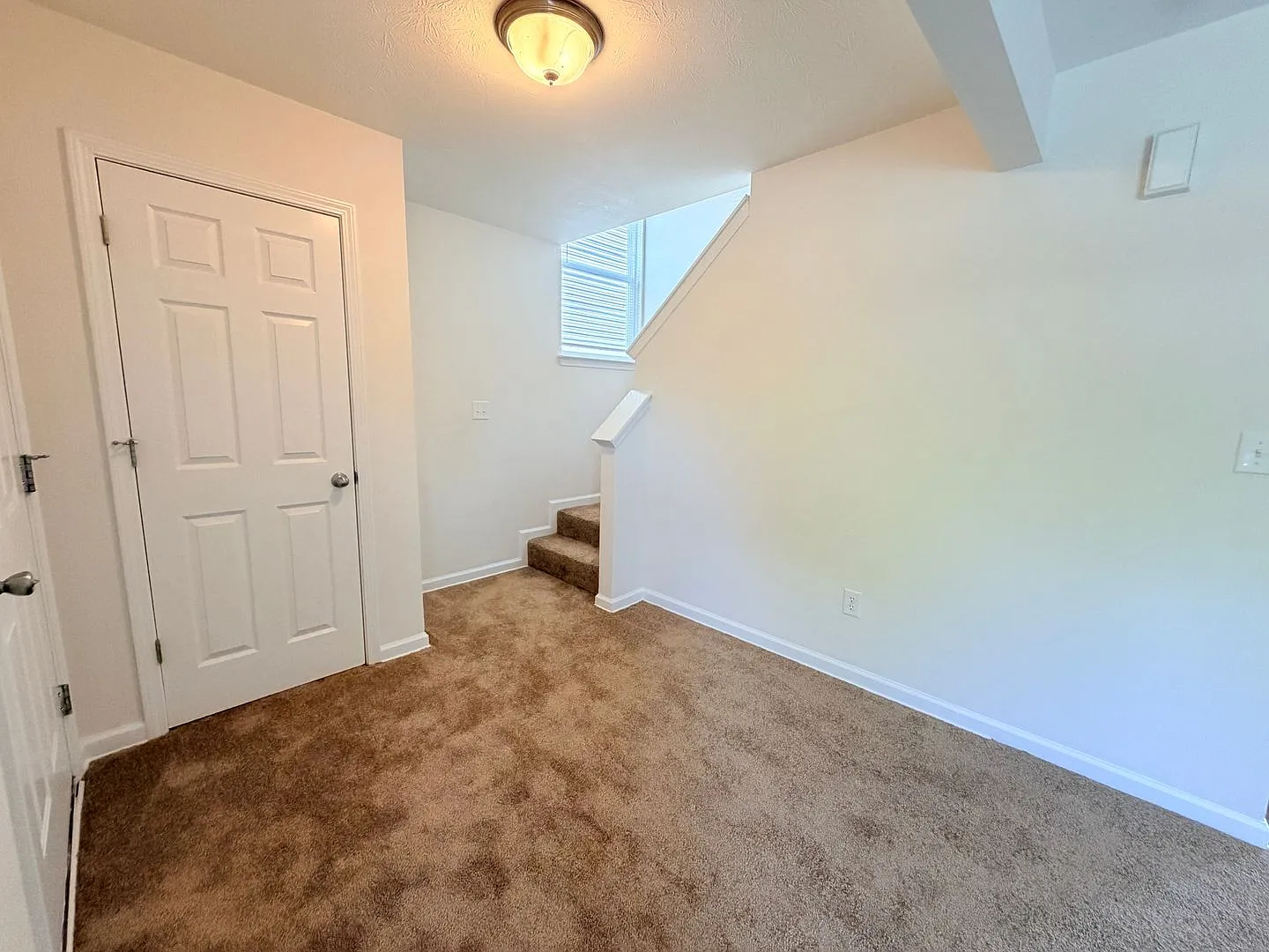 Just Reduced: 4 Bedroom/2 Bathroom Home Located At 2375 Bristol Dr. In Franklin — Photo 3
