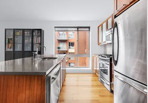 3rd image of 3585 Greystone Ave