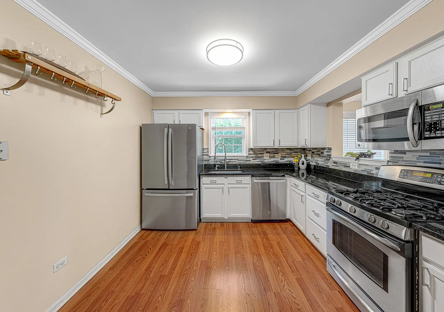 3 bed, 2.5 bath, 1510 sqft, $2,950 — Photo 4