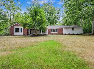 47040 Timberlane St, Northville, MI 48167