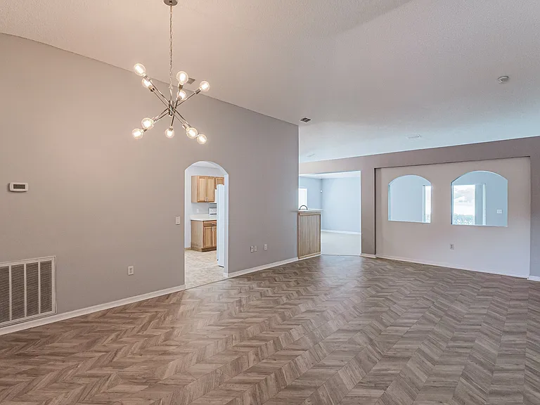 1733 La Maderia Dr SW — Photo 4