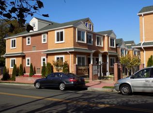 85 Steamboat Rd UNIT 9, Great Neck, NY 11024