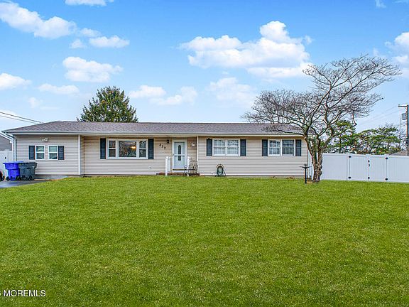 2nd image of 237 Pine Tree Drive