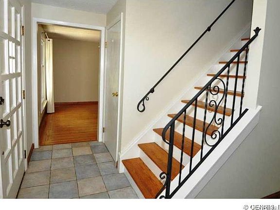 3rd image of 97 Brentwood Ln