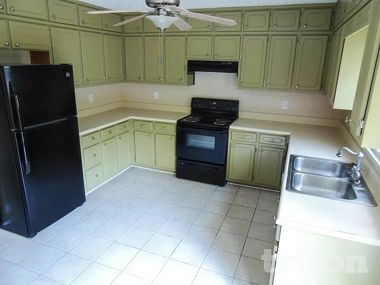 1102 Plantation Dr SE — Photo 6