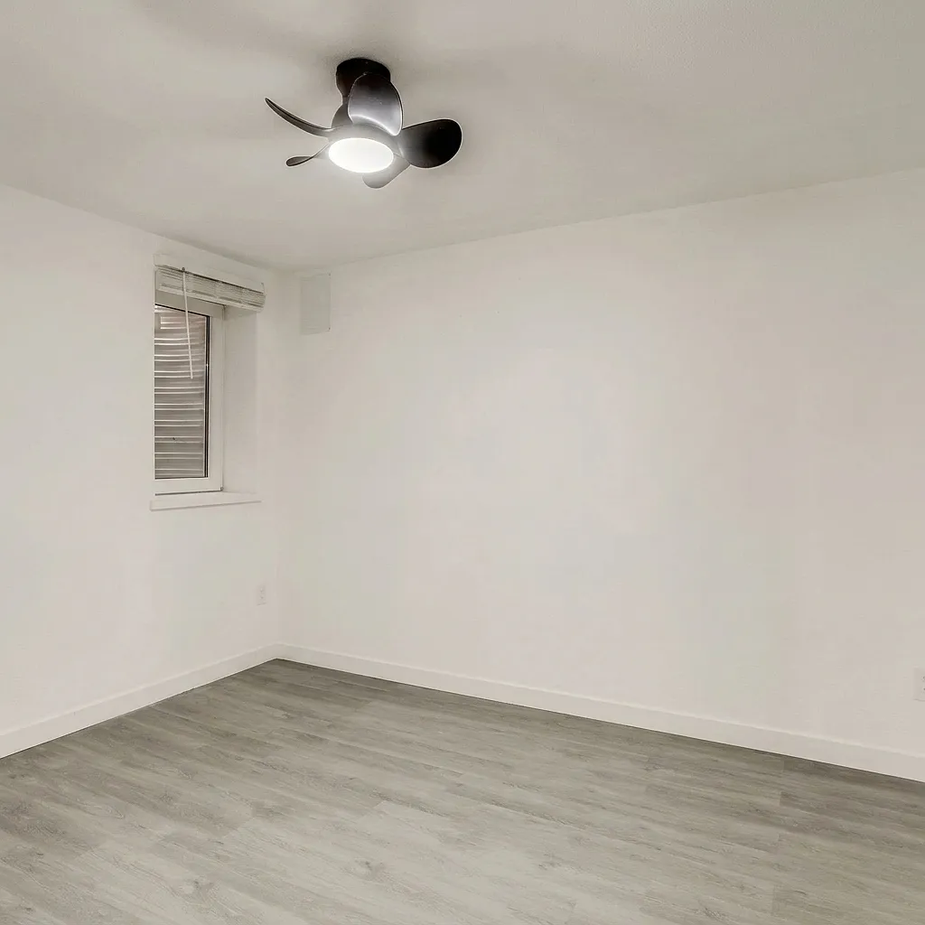 5 bed, 1995 sqft, $650 — Photo 3