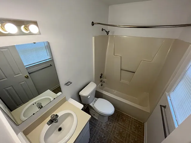 105 Browning Ln — Photo 9