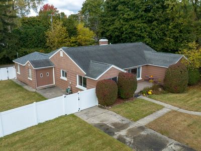 4125 Airport Rd, Waterford, MI, 48329