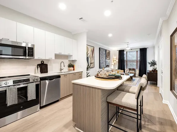 1105 Town Brookhaven Apartments
