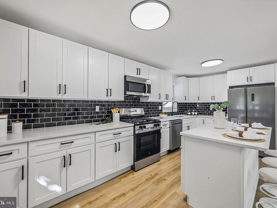 1st image of 15 Penny Ln