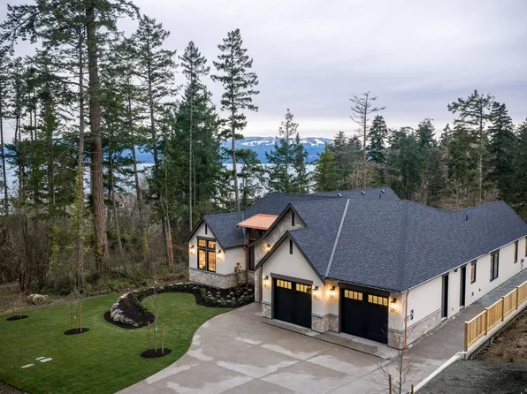10600 Derrick Rd, North Saanich, BC V8L 5M8