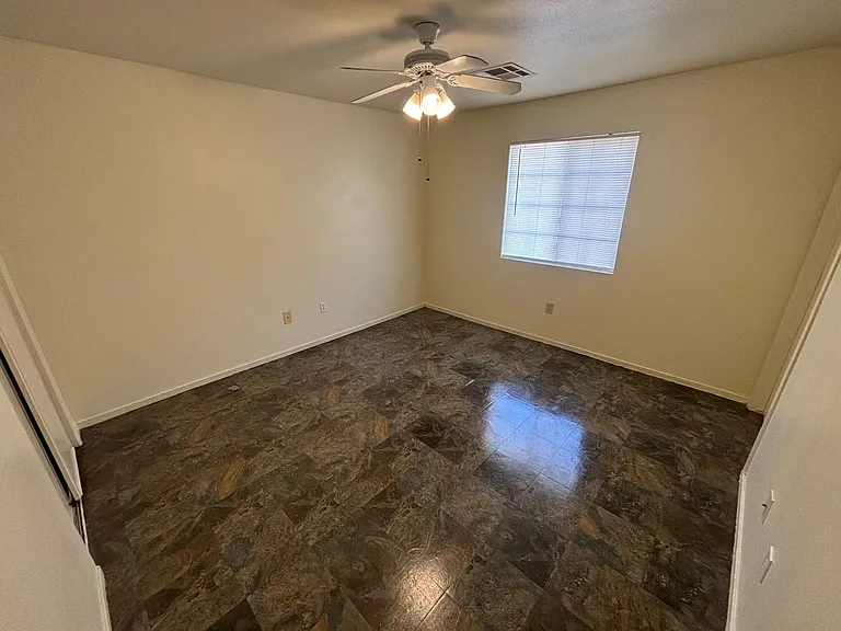 125 E Cactus St #C — Photo 13