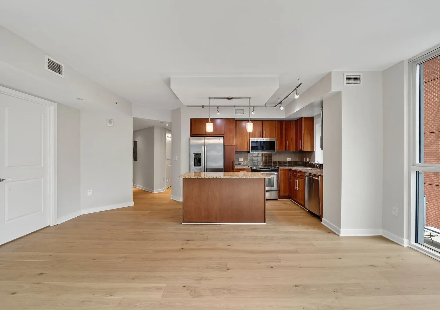 Modern 2br/2ba at Navy Yard — Photo 4