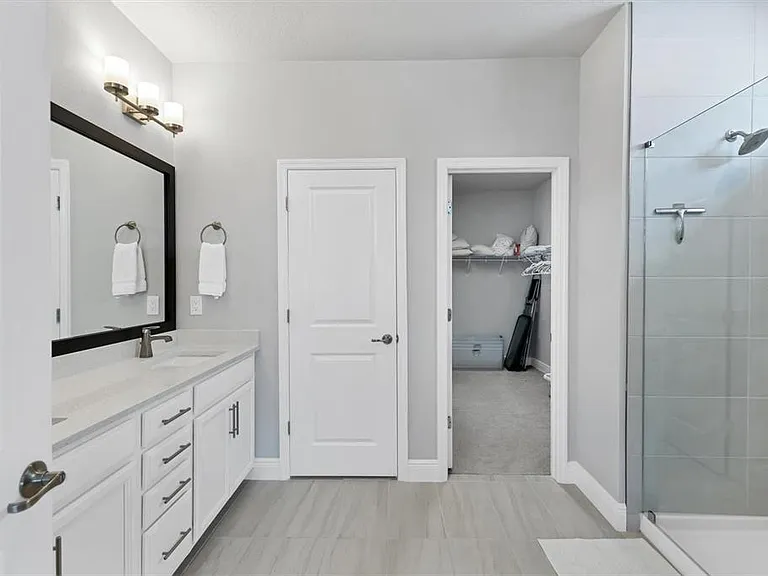 2329 Lindstrom St — Photo 19