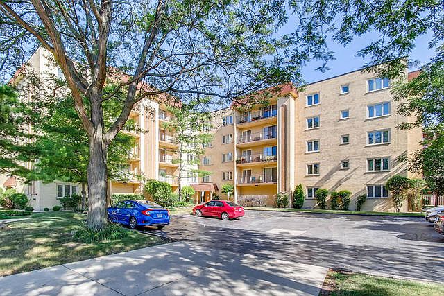 1st image of 6460 W Belle Plaine Ave APT 210