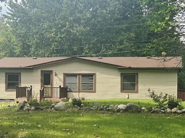 20874 Winifred Ct, Pinckney, MI 48169