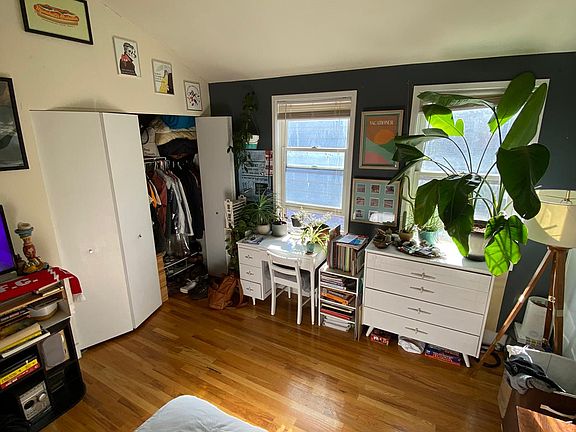 4th image of 1065 N Hermitage Ave APT 2R
