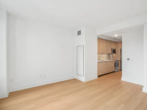 499 President Street image 4 of 27