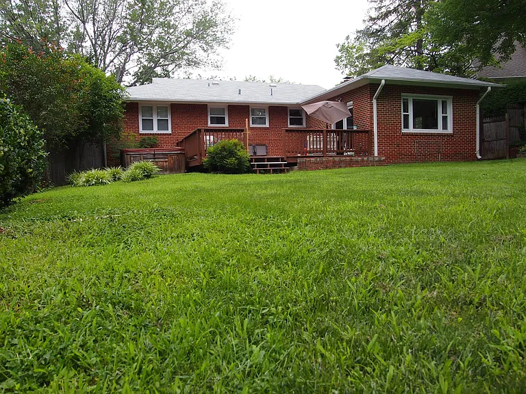 4702 Taney Ave — Photo 12