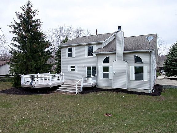 5th image of 9194 Sugarbush Dr