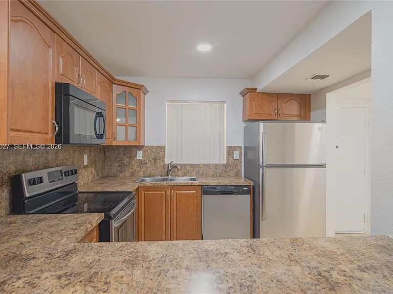 2830 Riverside Dr #107-3 — Photo 4