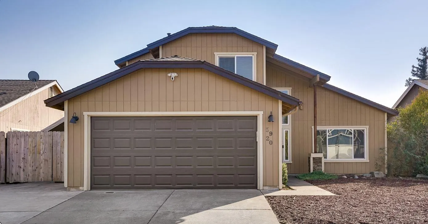 5920 Sawyer Cir photo 1