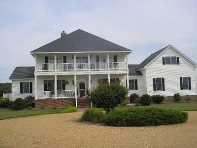 54 Bellows Dr E, White Stone, VA, 22578