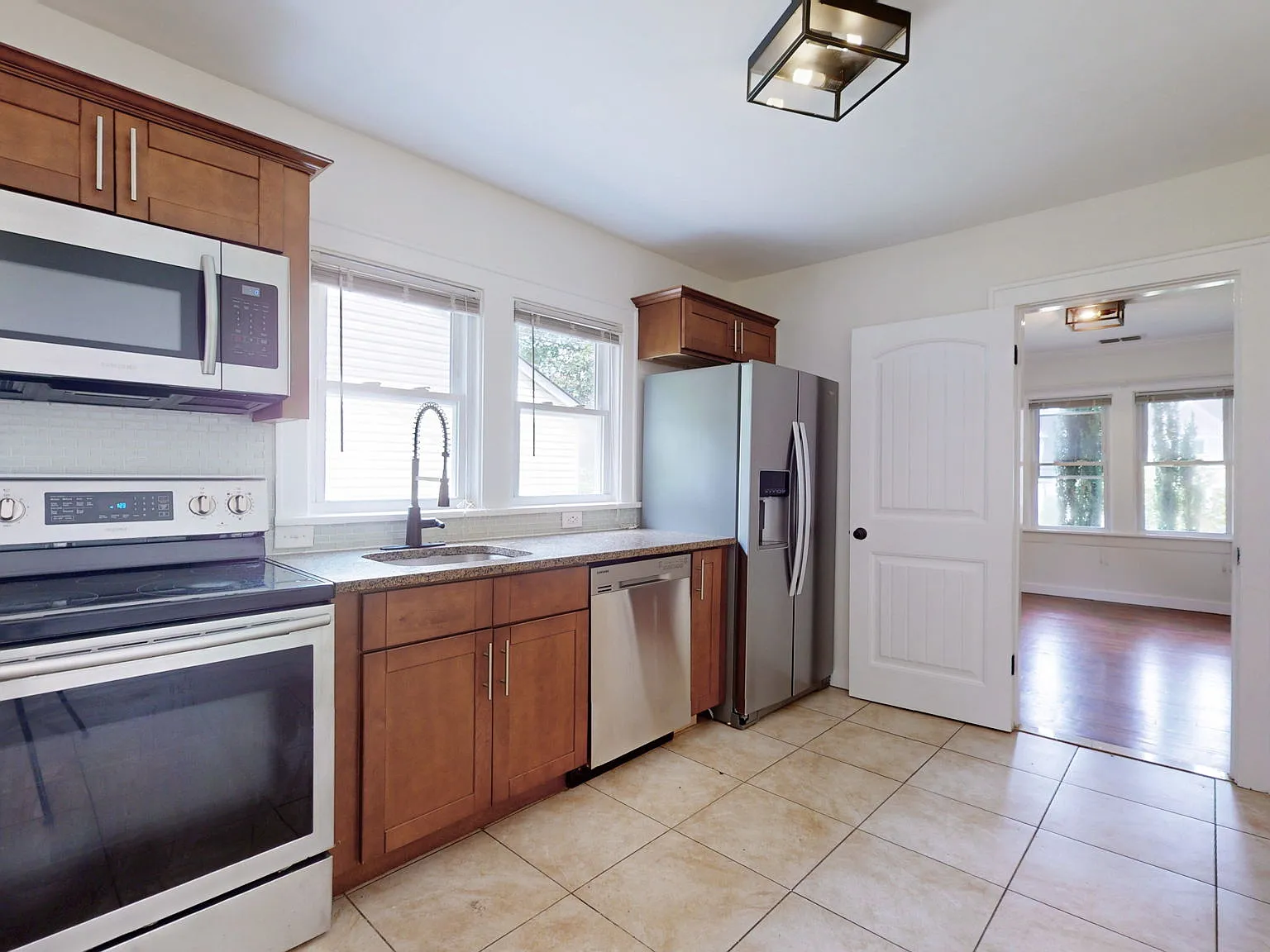 3 bed, 1450 sqft, $2,499 — Photo 2