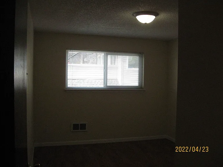 1001 Taylor Ave N — Photo 40