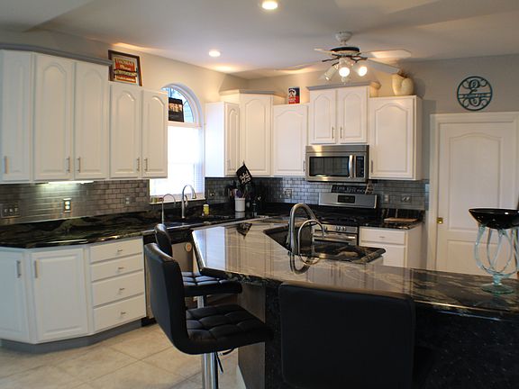 Kitchen & Bar 2