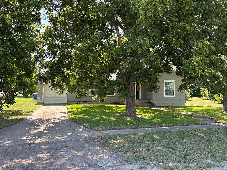 15 N College Ave — Photo 1