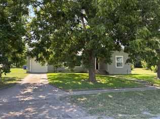 15 N College Ave, Troy, TX 76579