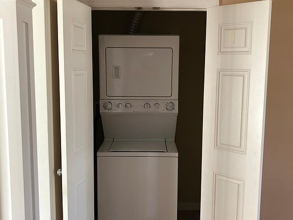 Washer-dryer in unit