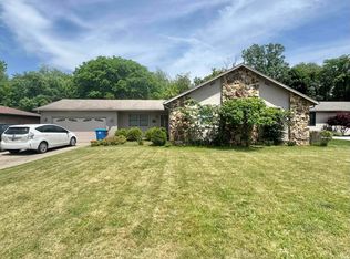 1212 Glenwick Dr, Logansport, IN 46947