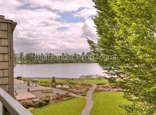 5624 S Riverside Ln APT 12, Portland, OR 97239