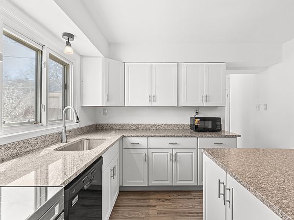 5th image of 4406 Lindscott Ave