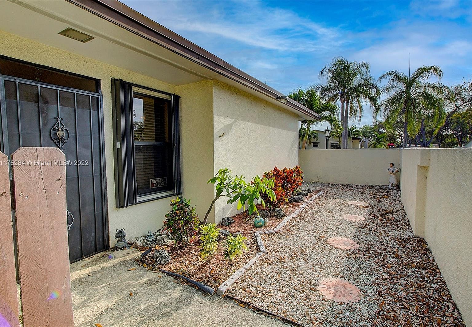 13794 Kendale Lakes Dr, Miami, FL 33183 Zillow