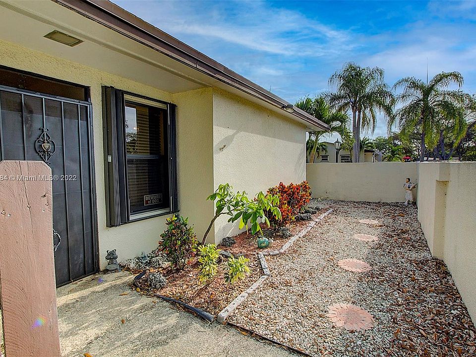 1st image of 13794 Kendale Lakes Dr