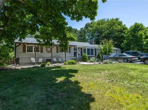 115 Sunnybrook Dr, North Kingstown, RI 02852