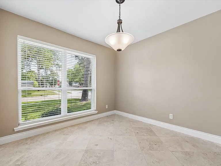 12322 Nova Ct — Photo 12