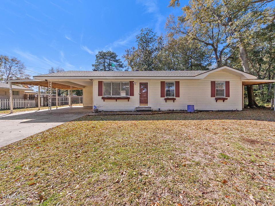 1st image of 305 Belle Dame Dr