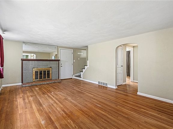 2nd image of 311 Redgate Rd