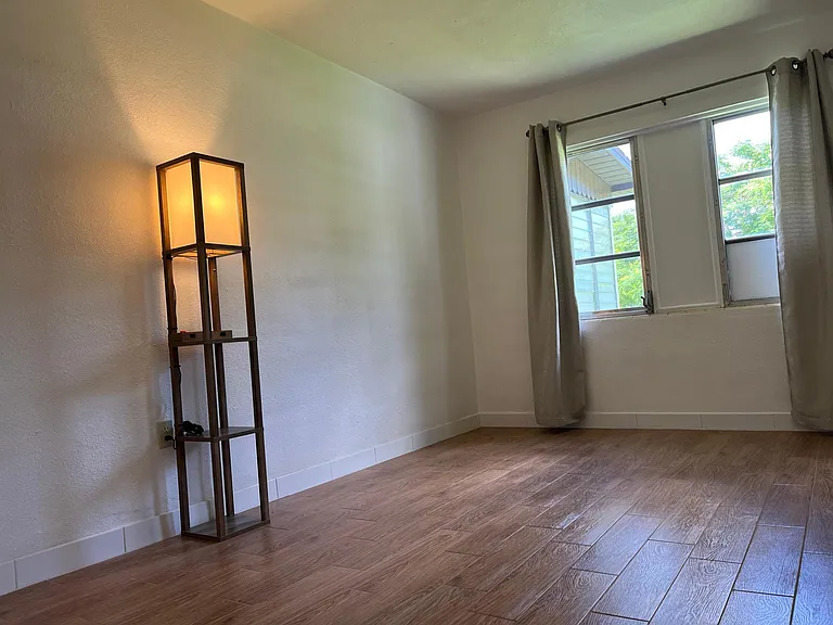2567 Columbus St — Photo 12