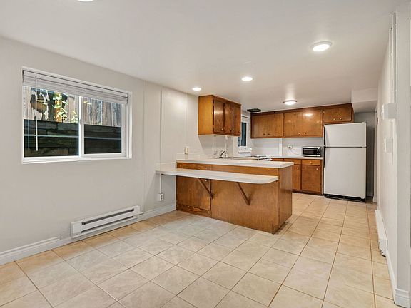 Spacious kitchen and dining area
