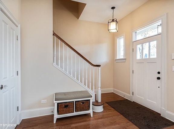 3rd image of 3626 N Seeley Ave
