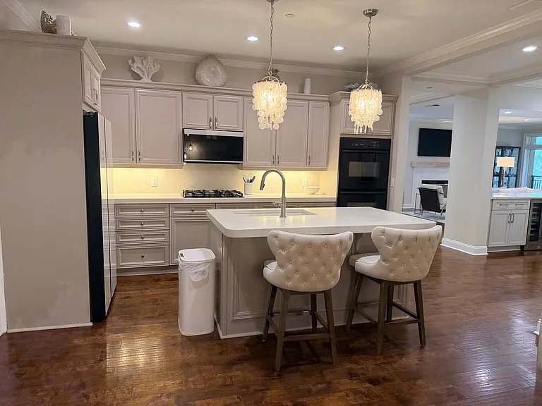300 Grandview Ct #323 — Photo 18
