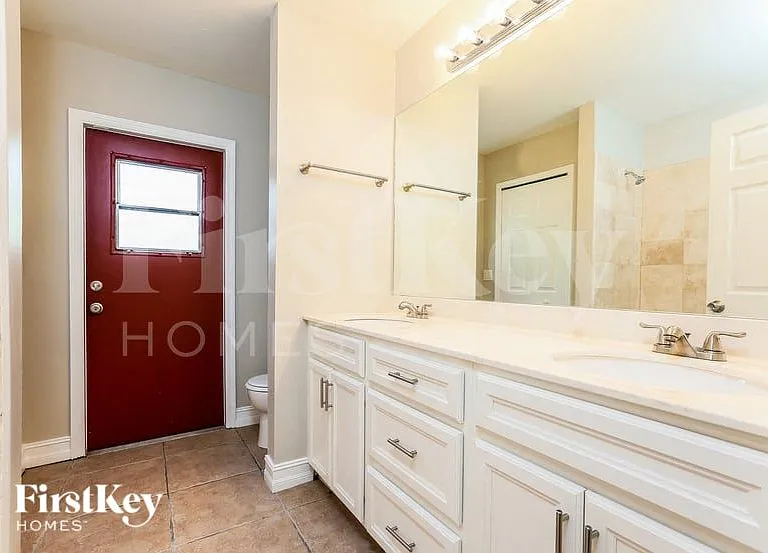 713 McKinley Ave — Photo 14