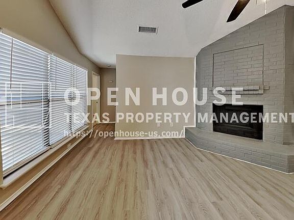 3rd image of 216 Caprock Dr