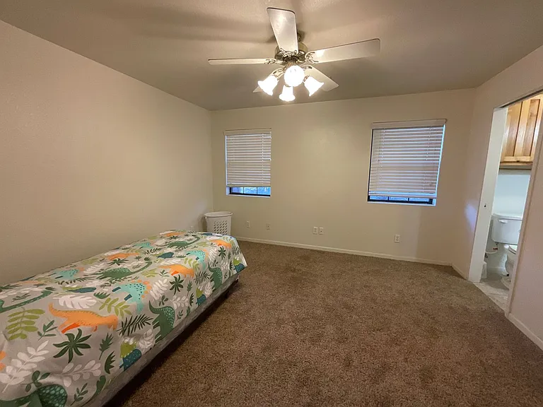 103 Beach Dr — Photo 16