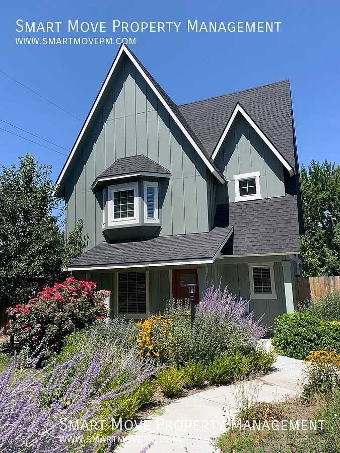 Cute as a Button Cottage, 1 bedroom — Photo 2
